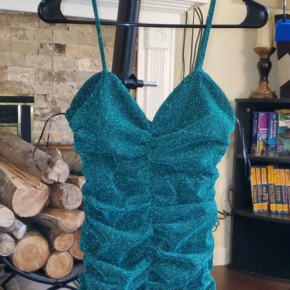 Dress - Picture 2 of 9